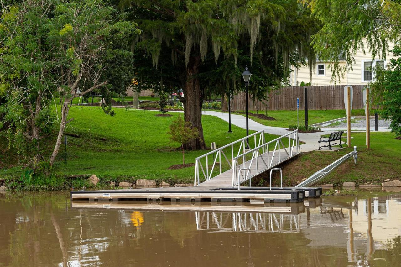 Chateau Royale, Pet Friendly, On Bayou, Downtown! New Iberia Esterno foto