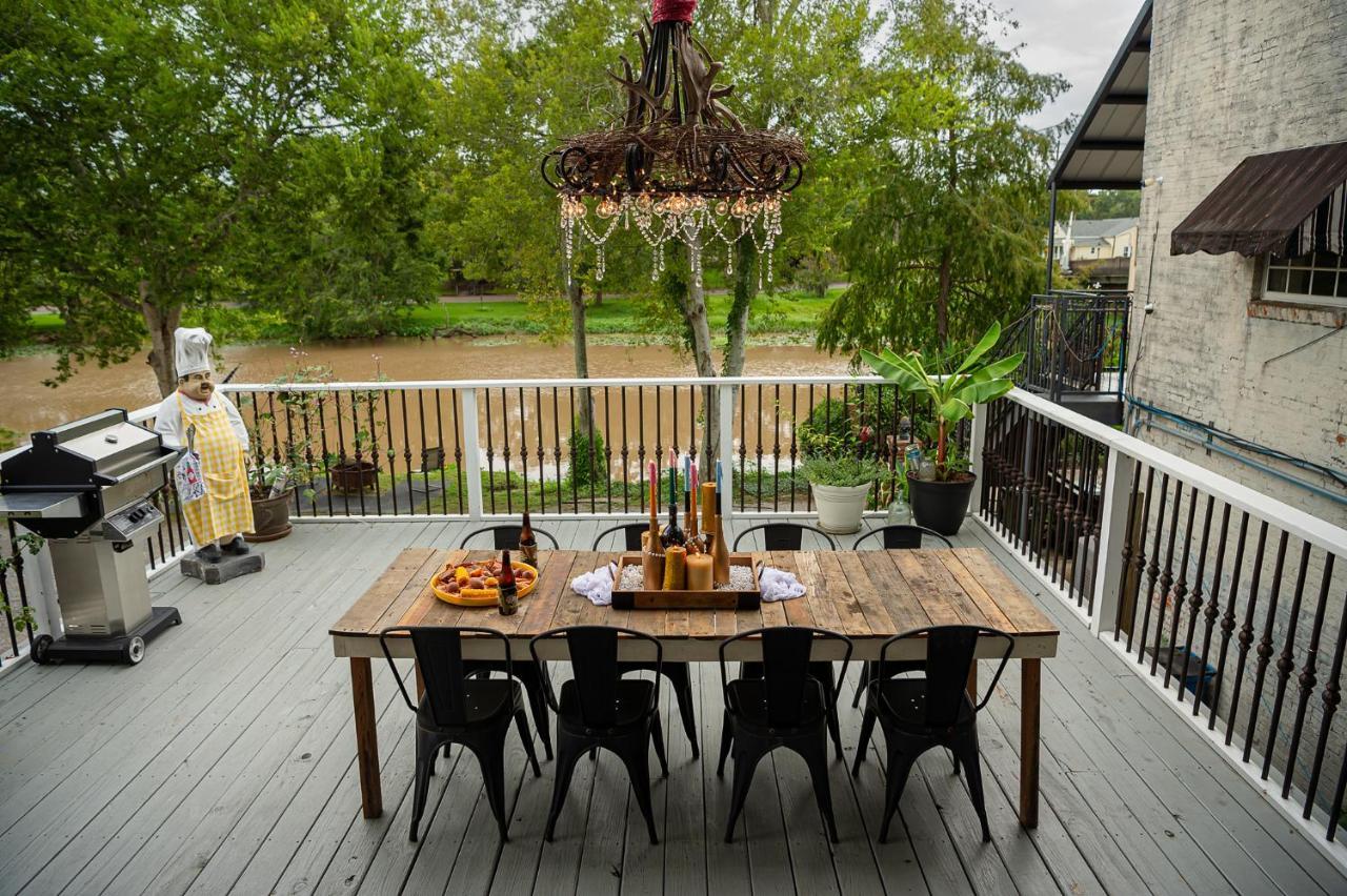 Chateau Royale, Pet Friendly, On Bayou, Downtown! New Iberia Esterno foto