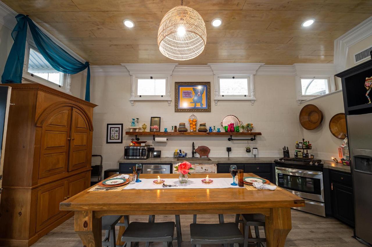 Chateau Royale, Pet Friendly, On Bayou, Downtown! New Iberia Esterno foto