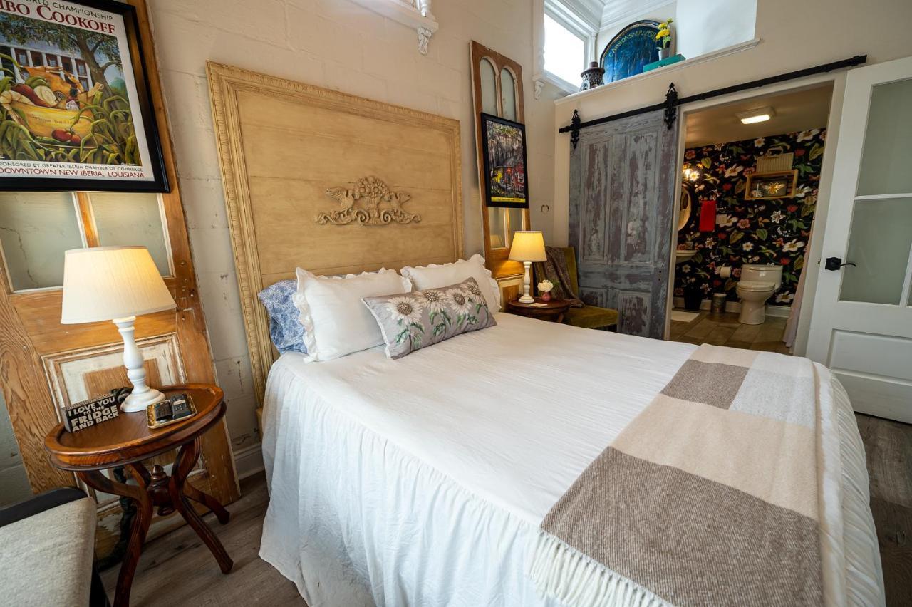 Chateau Royale, Pet Friendly, On Bayou, Downtown! New Iberia Esterno foto
