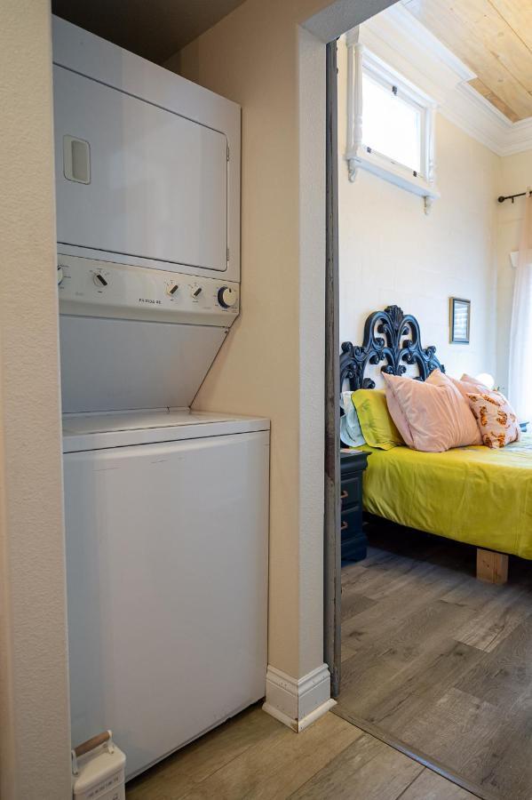 Chateau Royale, Pet Friendly, On Bayou, Downtown! New Iberia Esterno foto