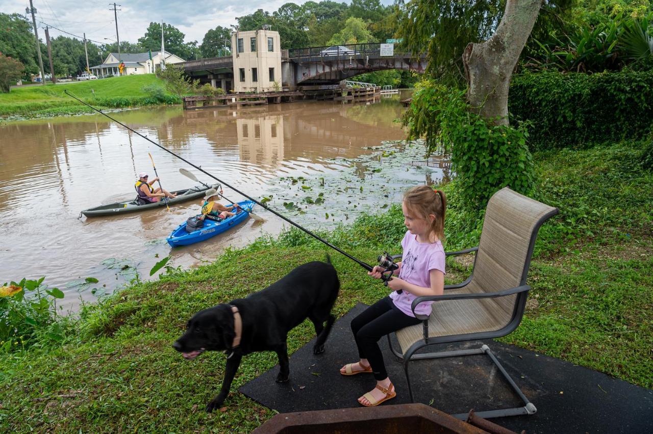 Chateau Royale, Pet Friendly, On Bayou, Downtown! New Iberia Esterno foto